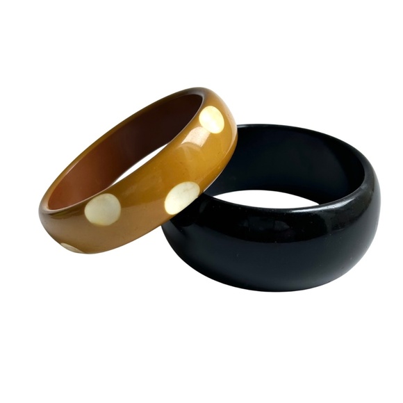 A Dozen Lucite, Plastic, & Celluloid  Bangle Bracelets, Cuffs, Stretchies - Picture 5 of 14